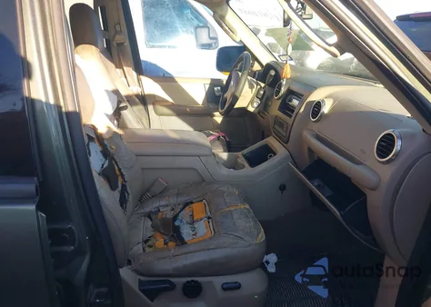 2004 Ford Expedition Eddie Bauer z USA, uszkodzony, nr VIN 1FMPU17LX4LA45231